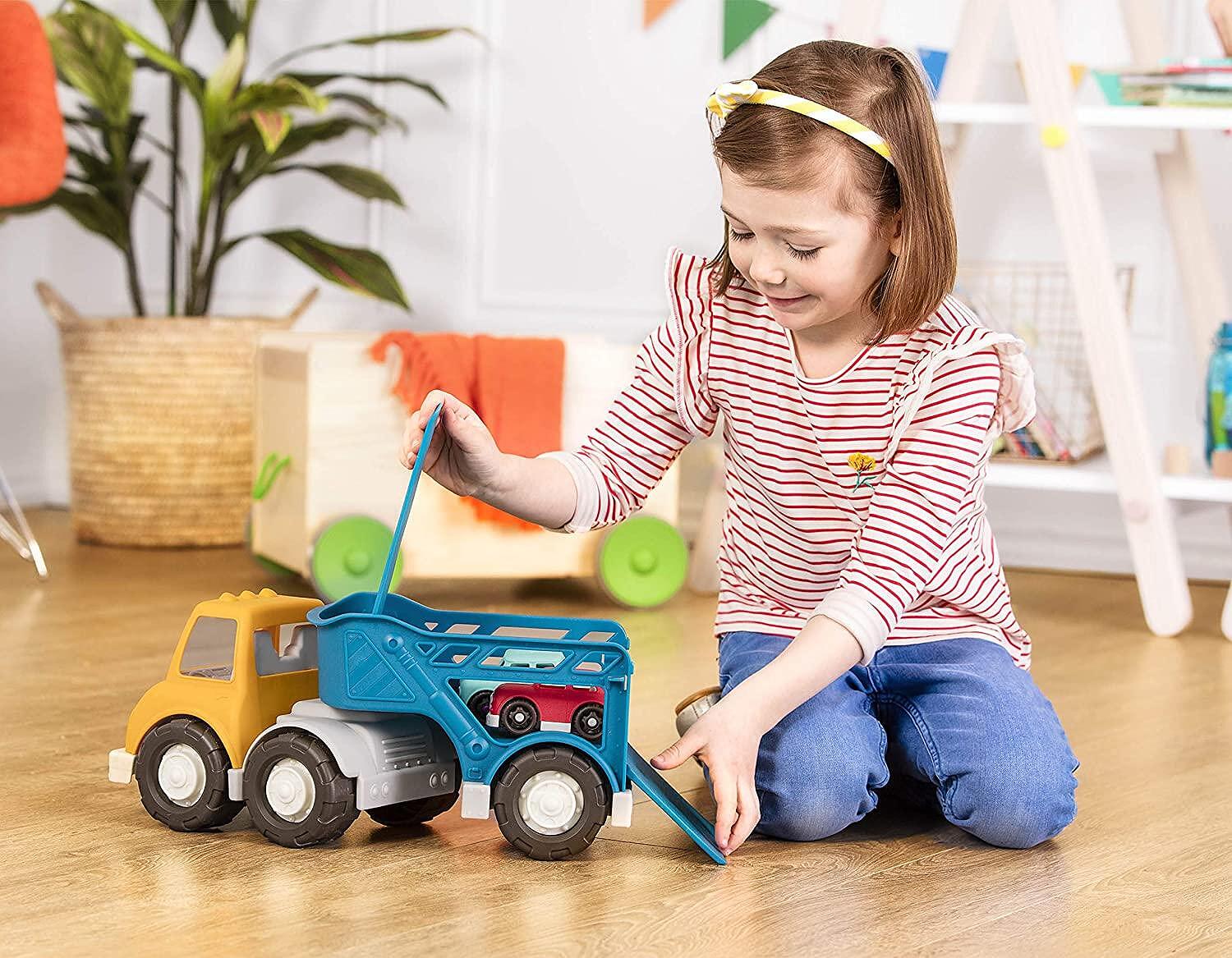wonder-wheels-ot-battat-kamion-za-prevoz-na-avtomobili-kolicka-za-igracki-s-2-koli-igracki-za-malki-deca-ot-1-godina-opakovka-ot-3-100-recikliruema-mnogof-62d2d59715807_1920x1920.jpeg