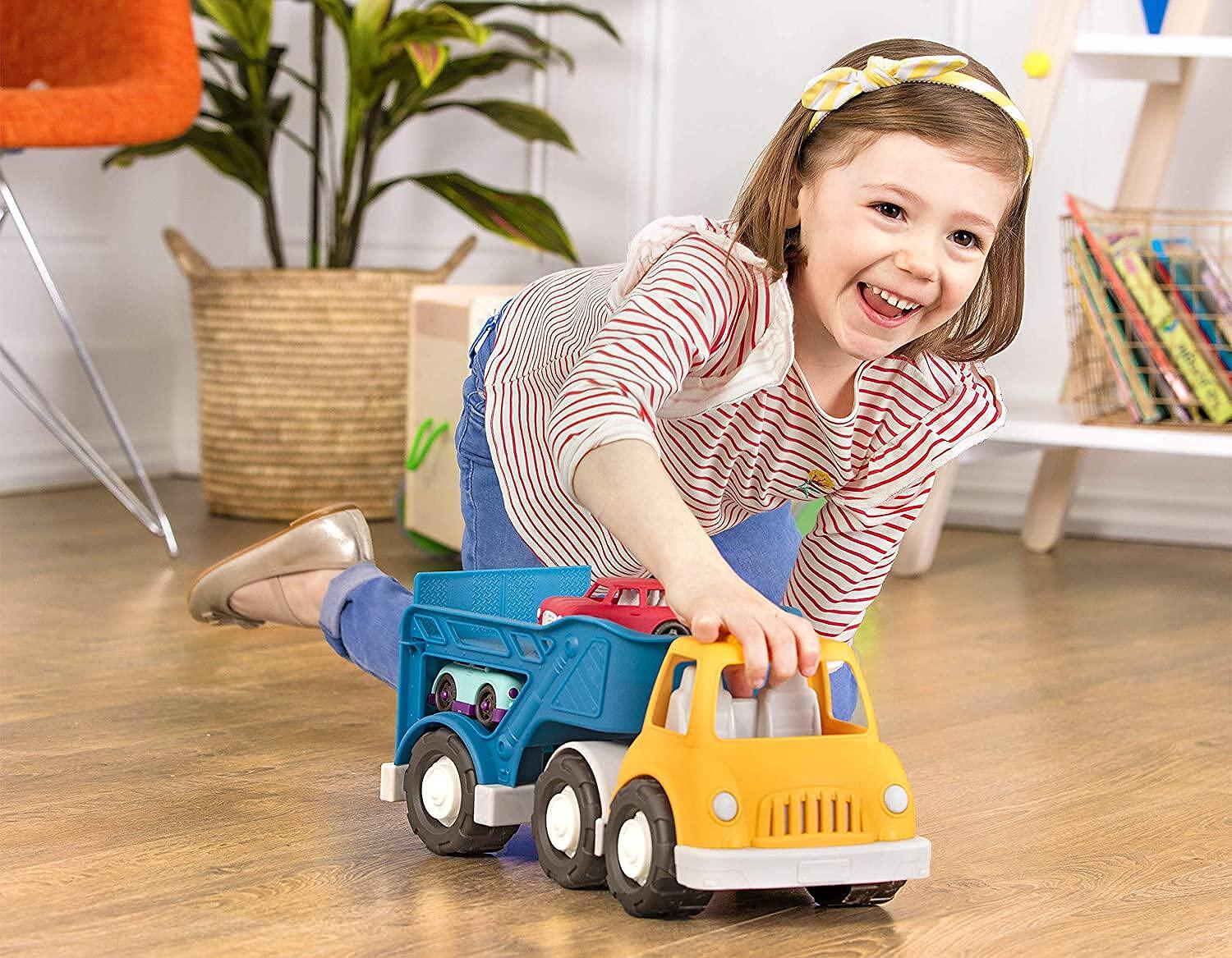 wonder-wheels-ot-battat-kamion-za-prevoz-na-avtomobili-kolicka-za-igracki-s-2-koli-igracki-za-malki-deca-ot-1-godina-opakovka-ot-3-100-recikliruema-mnogof-62d2d5985d174_1920x1920.jpeg
